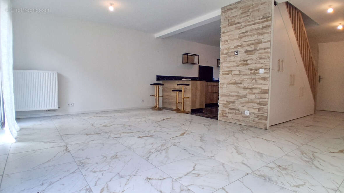 Maison à BONNEVILLE