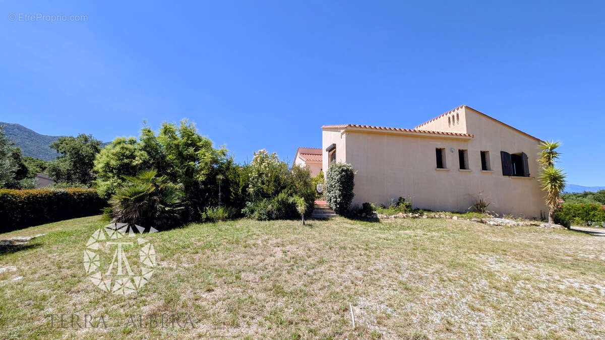 Maison à MONTESQUIEU-DES-ALBERES
