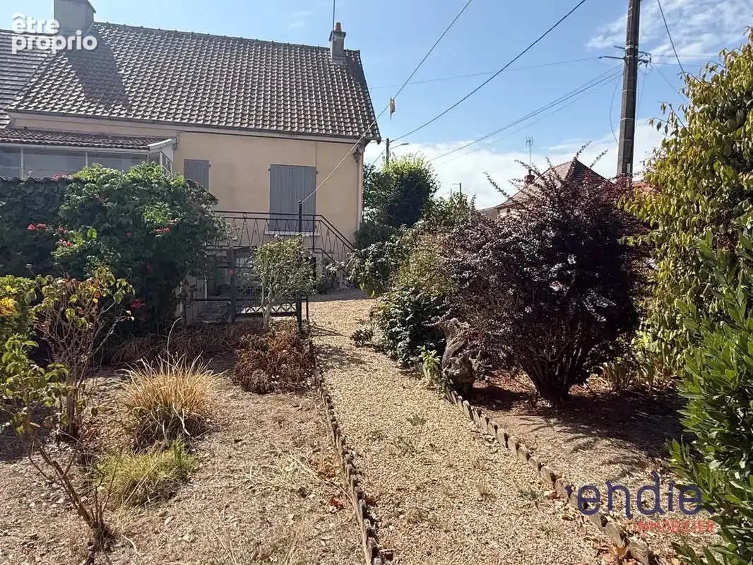 Maison 4 pièces 74 m² à vendre à Dompierre-Sur-Besbre (03290) - photo 2
