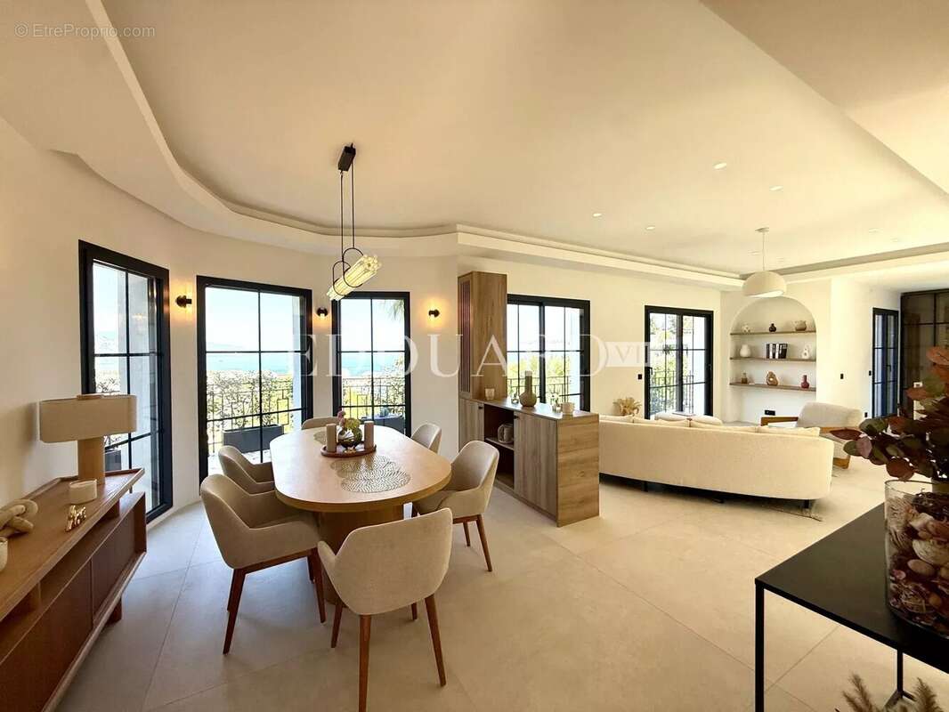 Superbe villa contemporaine avec piscine, une oasis de lumière au cœur de Roquebrune Cap Martin - photo 17