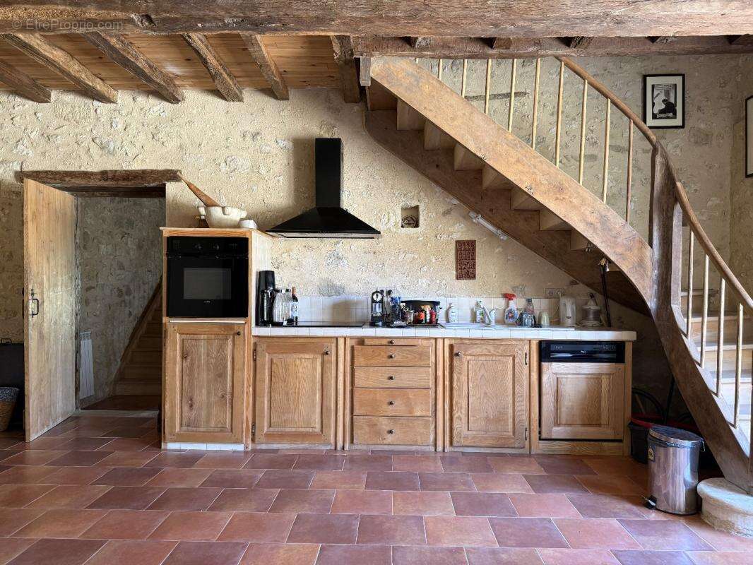Rénovation spacieuse au cœur d’un village gascon - photo 10