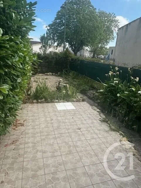 Maison à AMBARES-ET-LAGRAVE