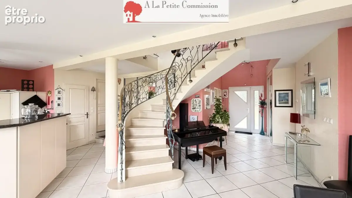 Maison 181 m² à Chartres  - photo 2