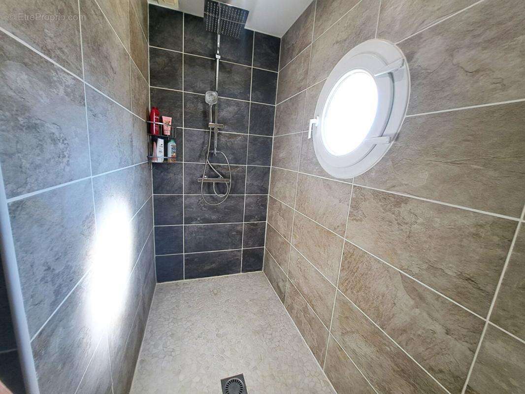 Maison à ROULLET-SAINT-ESTEPHE