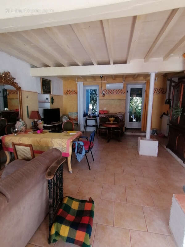 Maison à VILLEMAGNE