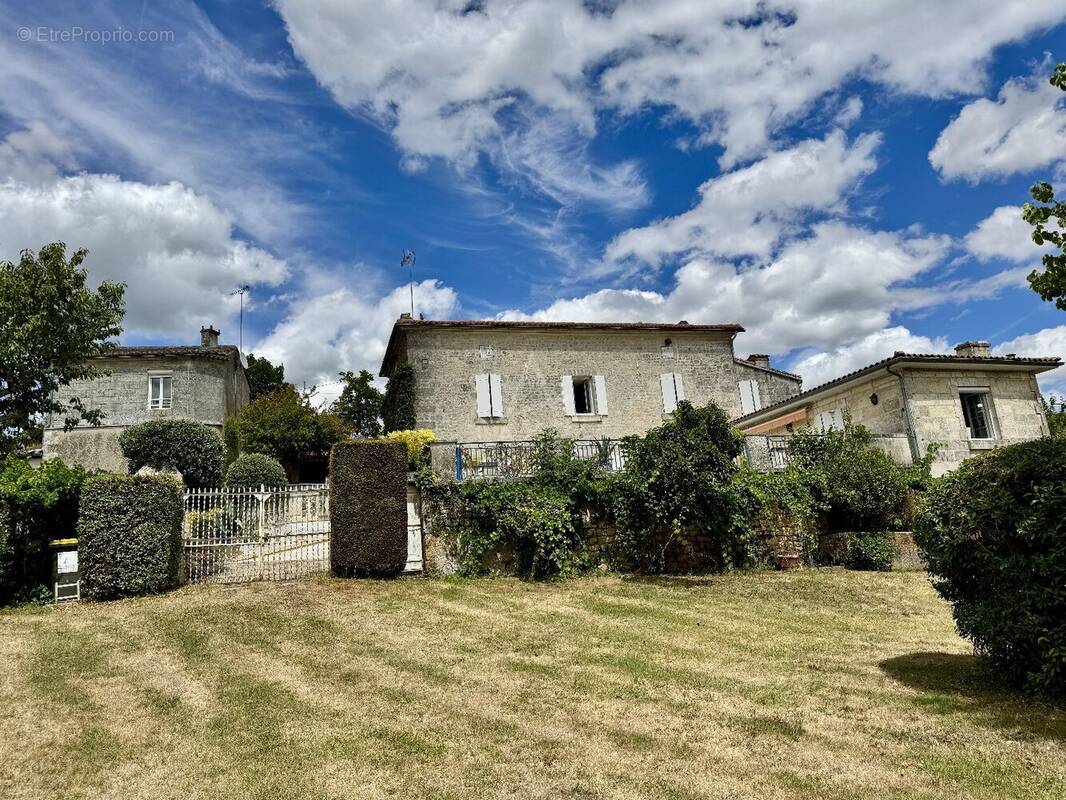 Maison à MOUTHIERS-SUR-BOEME