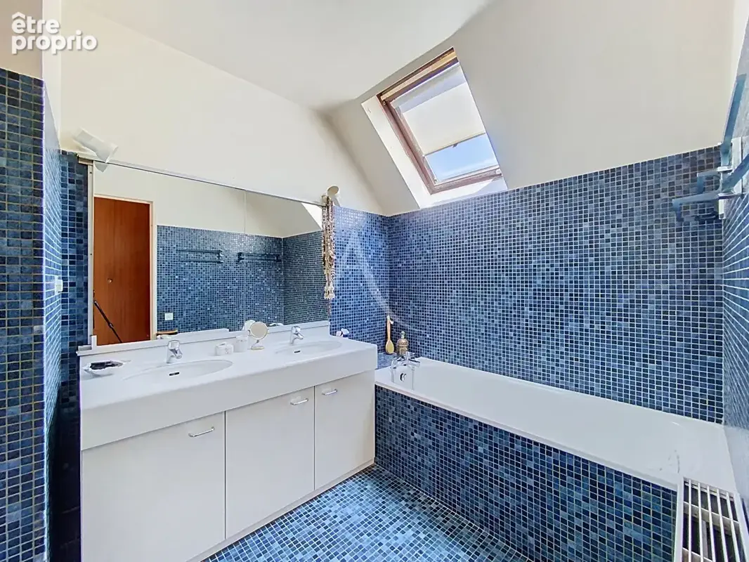 Maison de 260.75 m² - Chavenay - photo 11