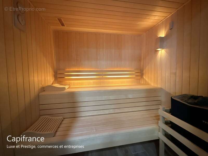 Commerce à BARNEVILLE-CARTERET