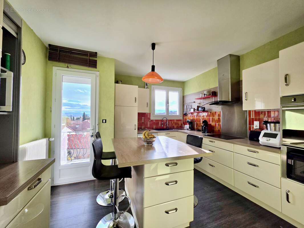 Maison à PERIGNAT-LES-SARLIEVE