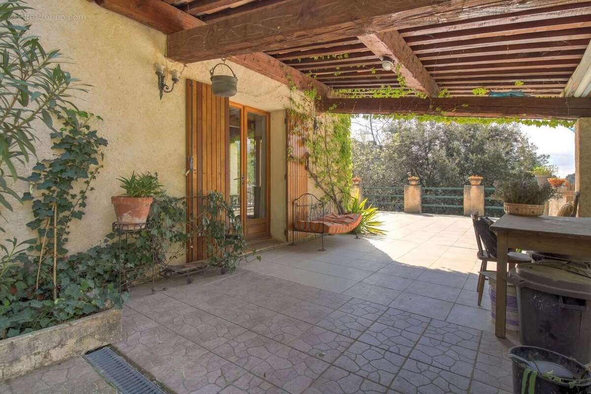Maison à SAINT-MARTIN-DU-VAR