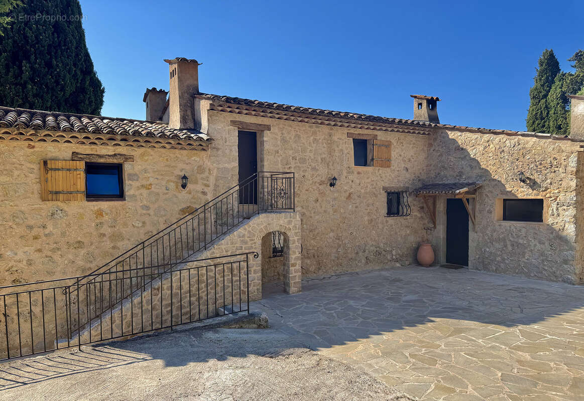 Maison à SPERACEDES