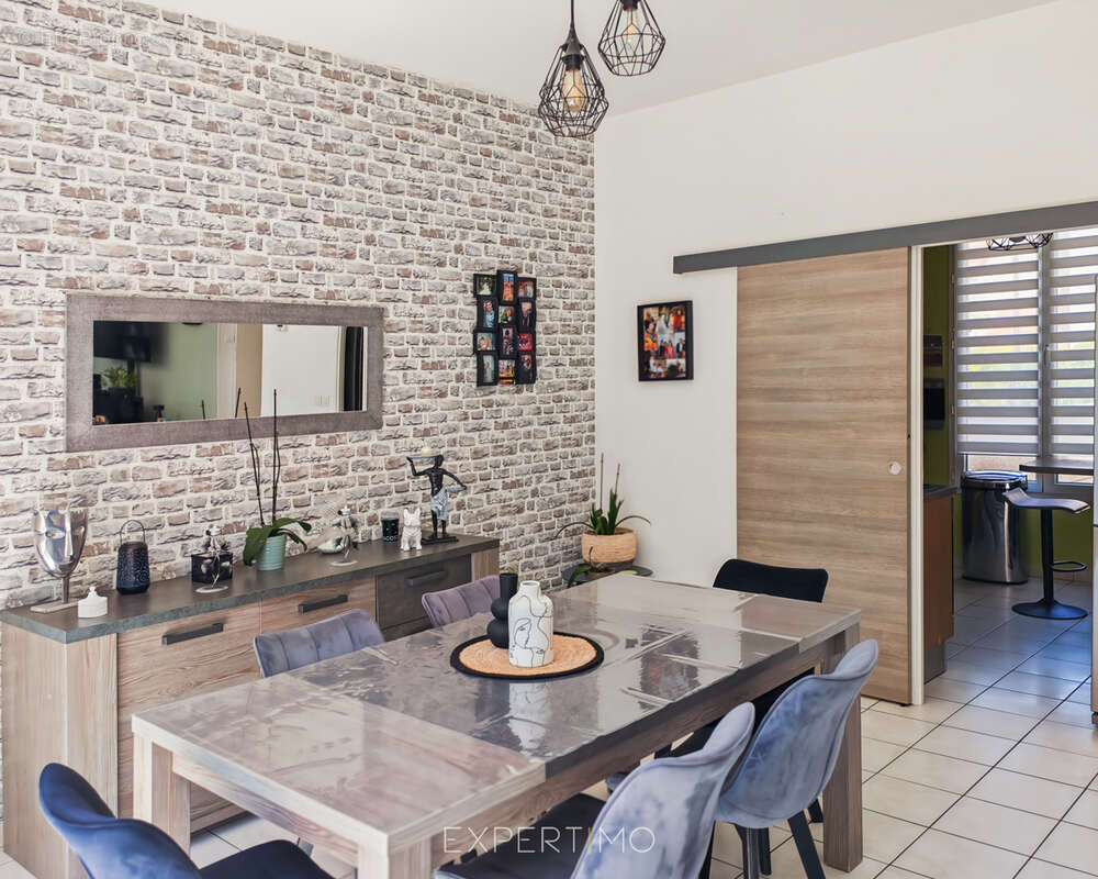 Maison à MAGNY-LE-HONGRE
