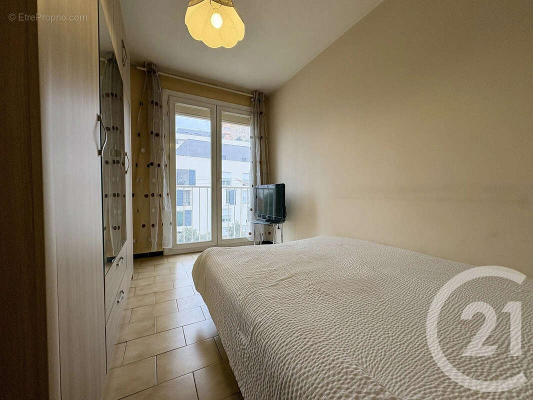 Appartement à MARSEILLE-4E