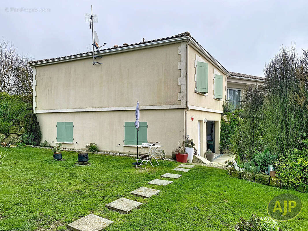 Maison fonctionnelle avec sous-sol aménagé et vue imprenable - photo 15