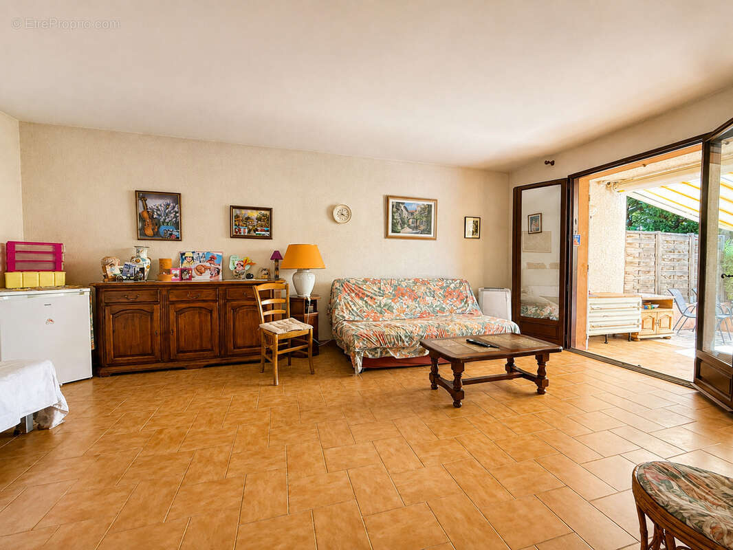 Appartement en rez-de-jardin avec 260 m2 d'extérieur   Les Lônes - photo 5