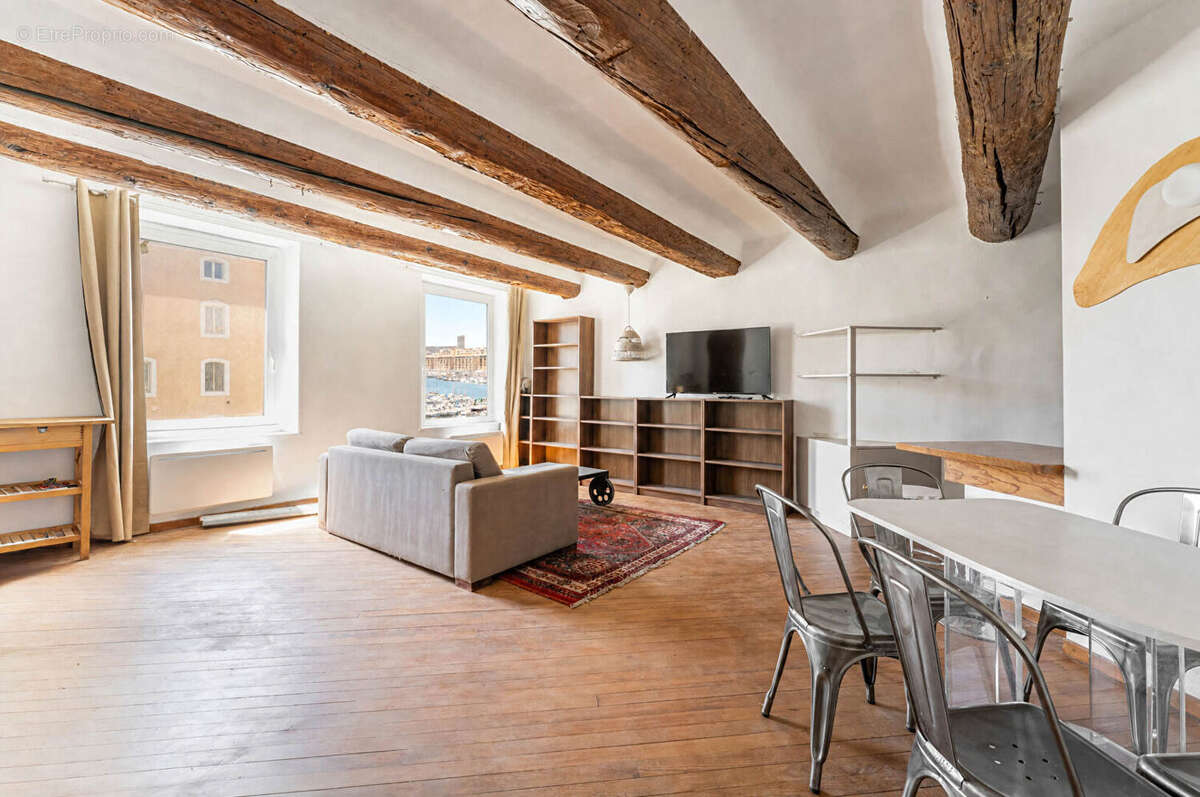 Appartement à MARSEILLE-1E