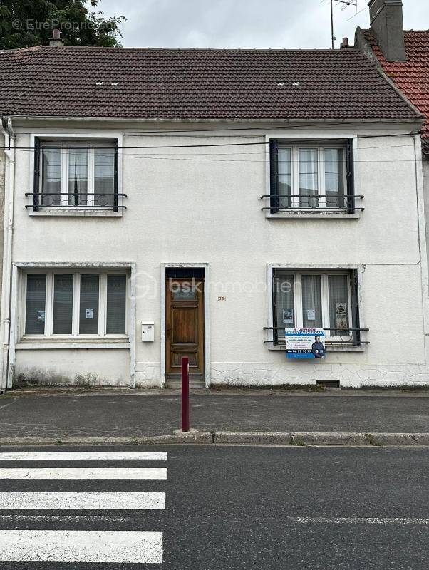 Maison à VILLENEUVE-SUR-VERBERIE