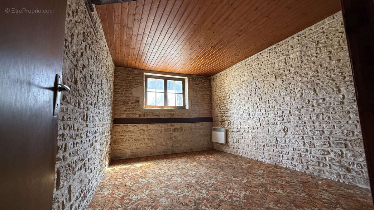 Maison à AUNAC