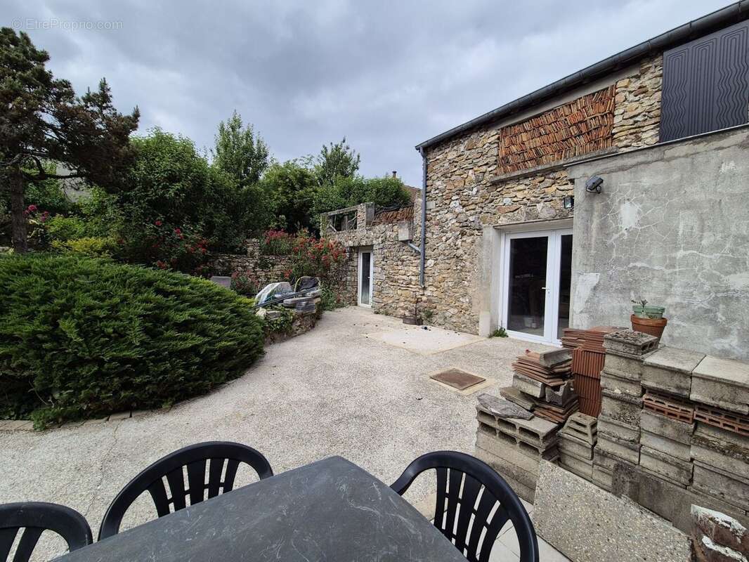 Maison 110 m² à Le Chatelet-En-Brie  - photo 2