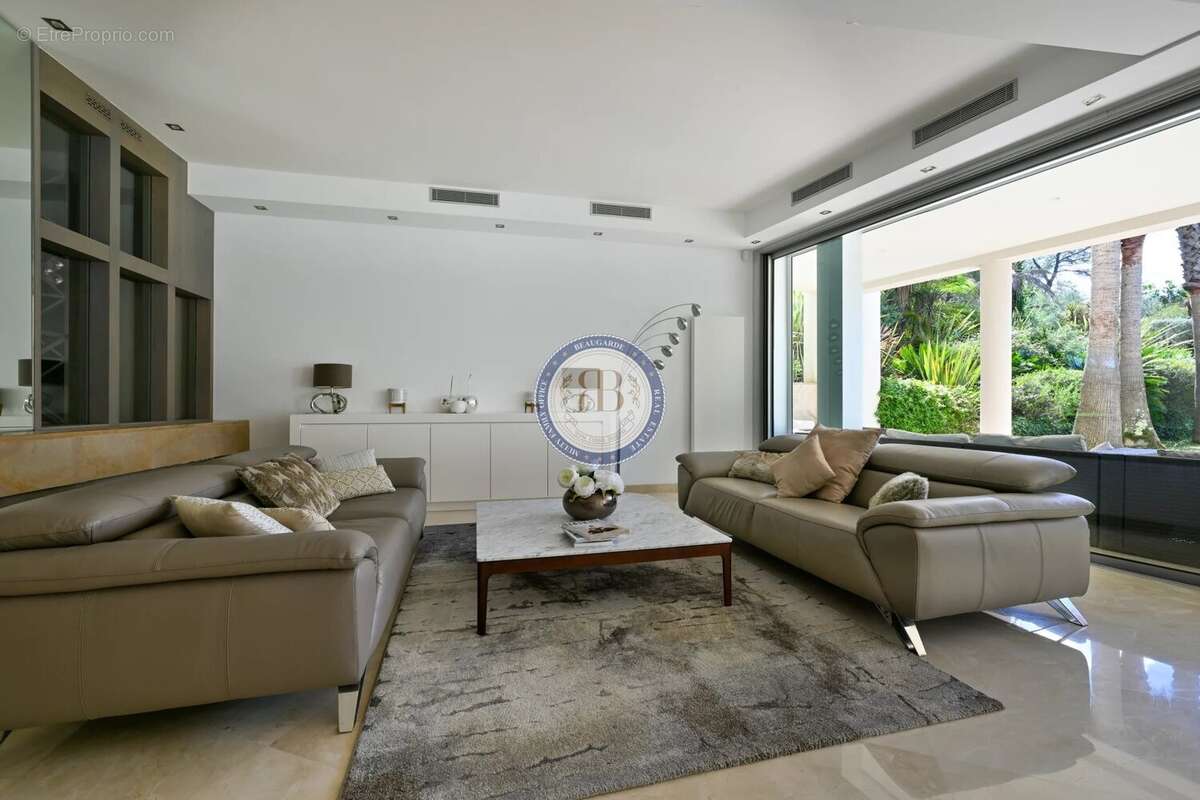 Maison à MOUGINS