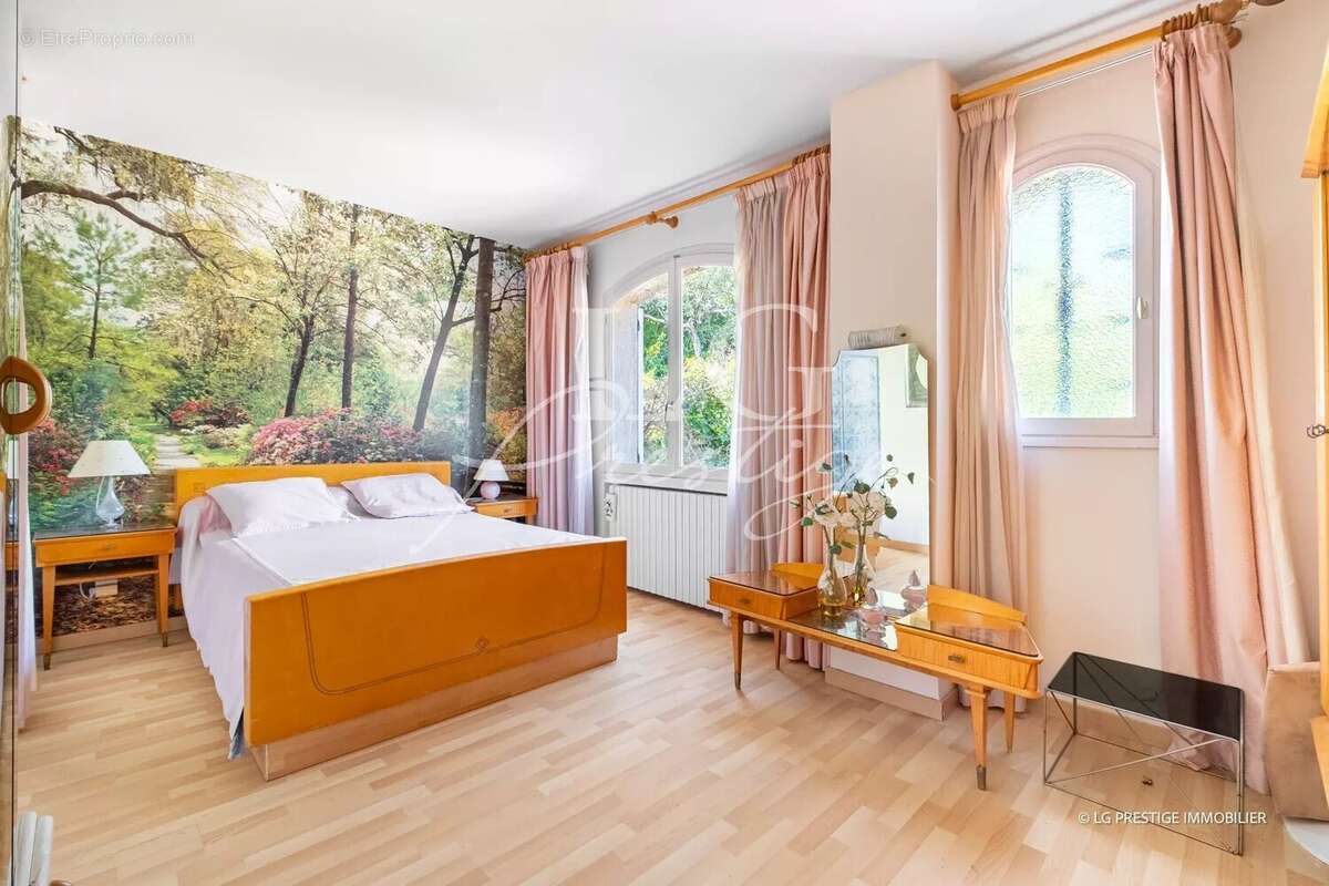 Maison à MANDELIEU-LA-NAPOULE