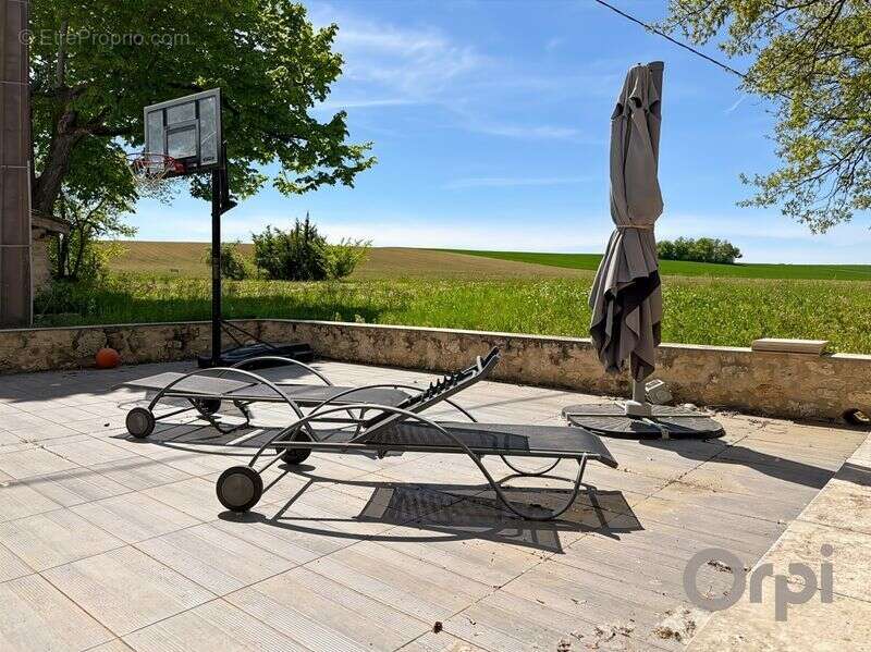 Maison à SAINT-CLAR