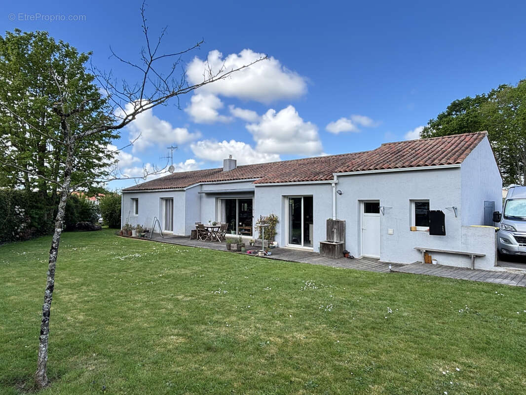 Maison à LE GIROUARD