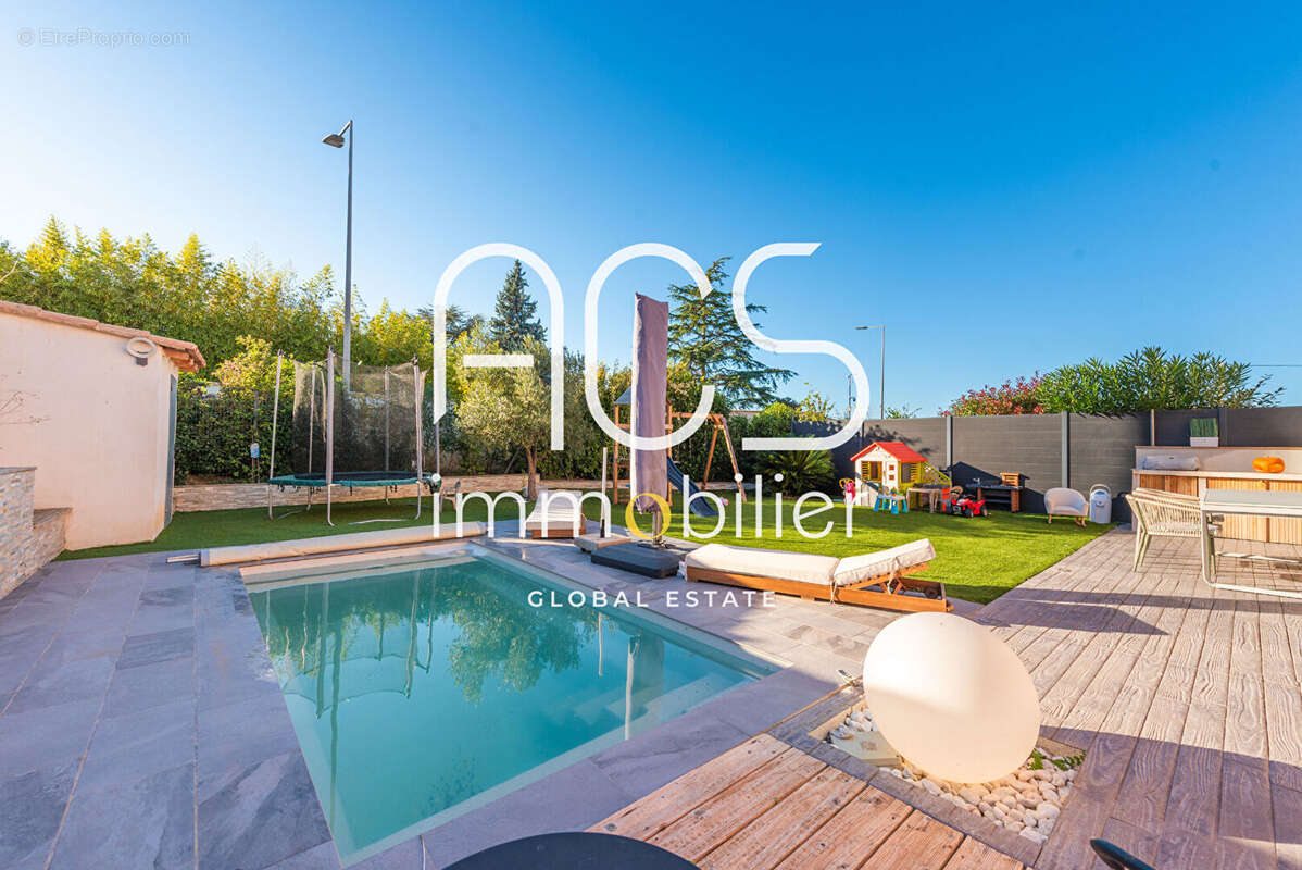 Maison à CHATEAUNEUF-LES-MARTIGUES