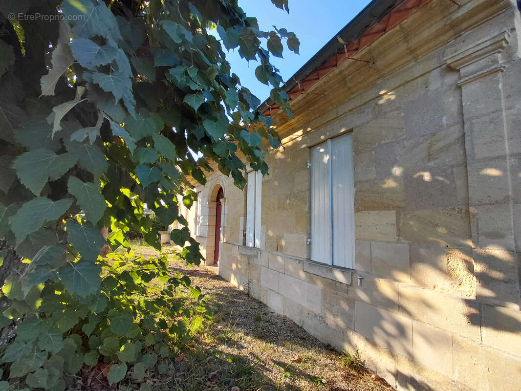 Maison à SAINT-CAPRAIS-DE-BORDEAUX