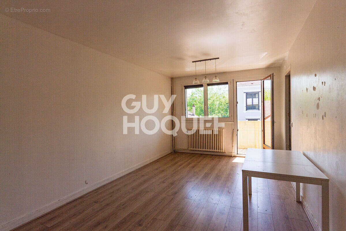 Appartement à NANTERRE