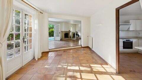 Maison à MANDELIEU-LA-NAPOULE