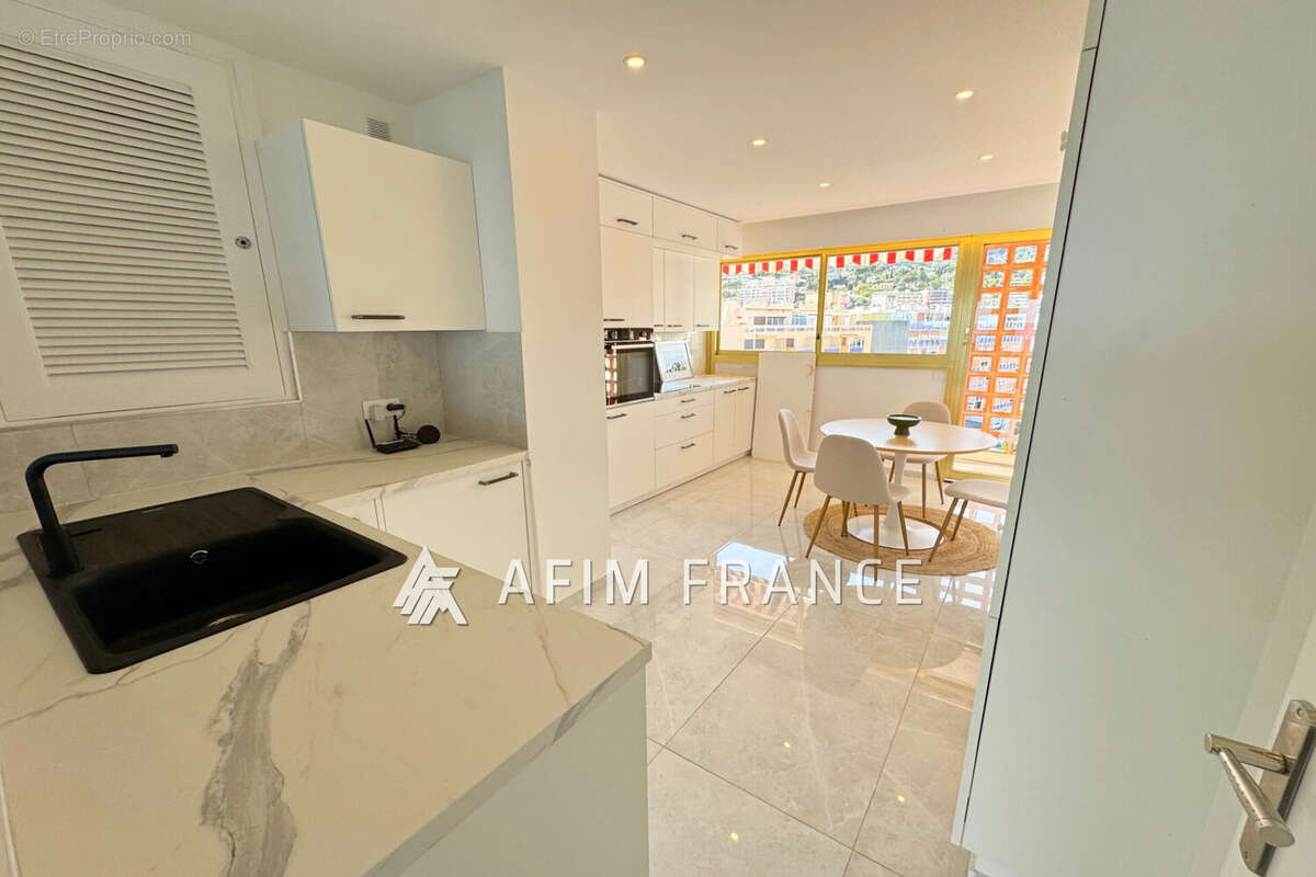 Appartement à ROQUEBRUNE-CAP-MARTIN
