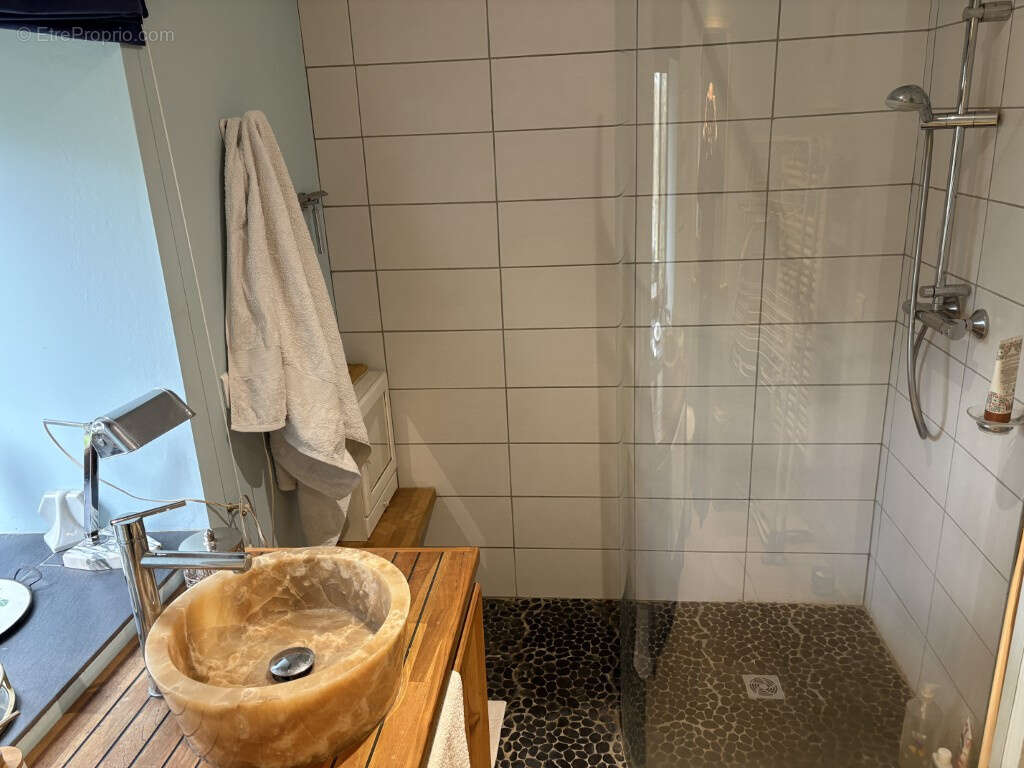 Proche Pompadour, en voie sans issue, dans petit hameau - photo 23