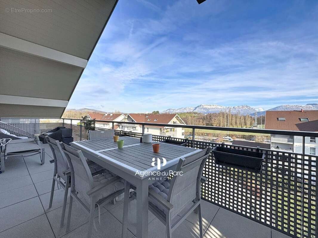 Appartement à POISY