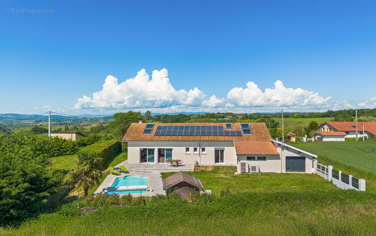 Photo 2 - Maison à LUZINAY