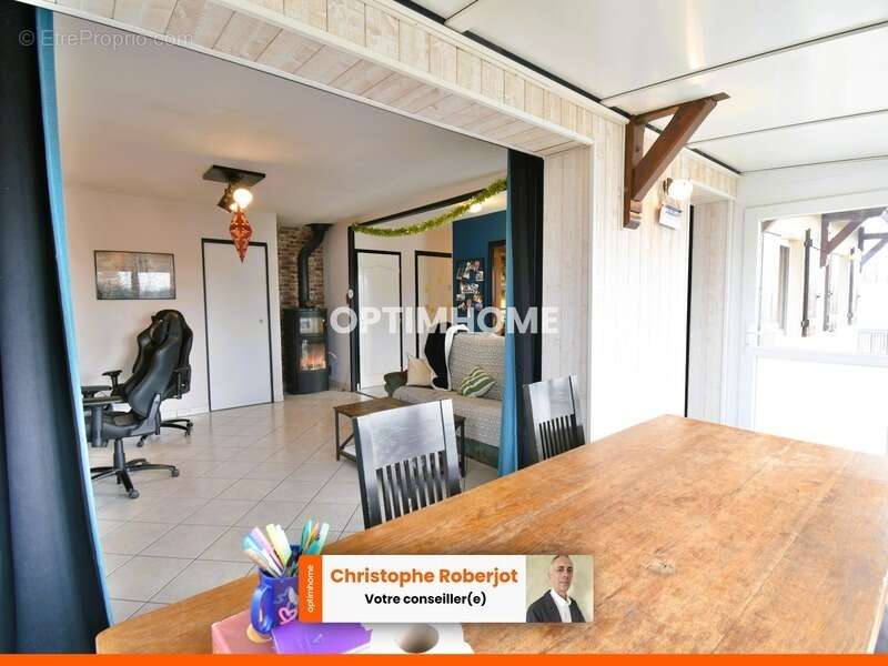 Maison à OUROUX-SUR-SAONE