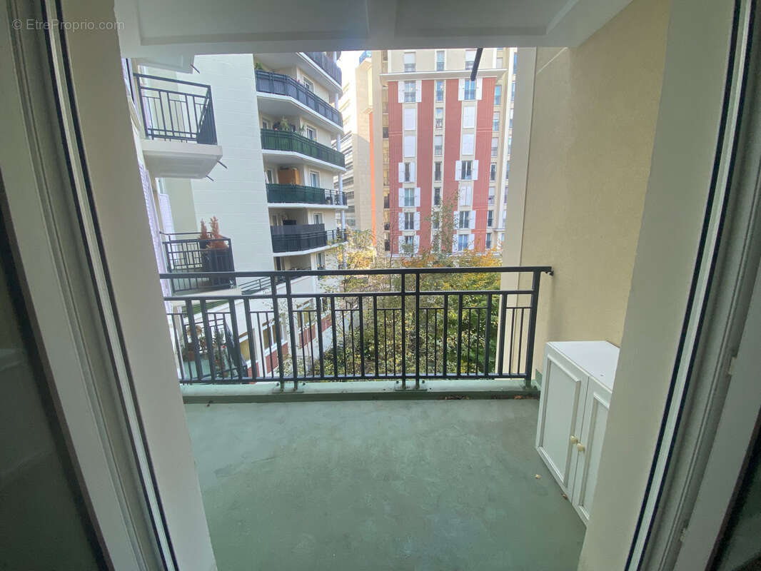 Appartement à COURBEVOIE