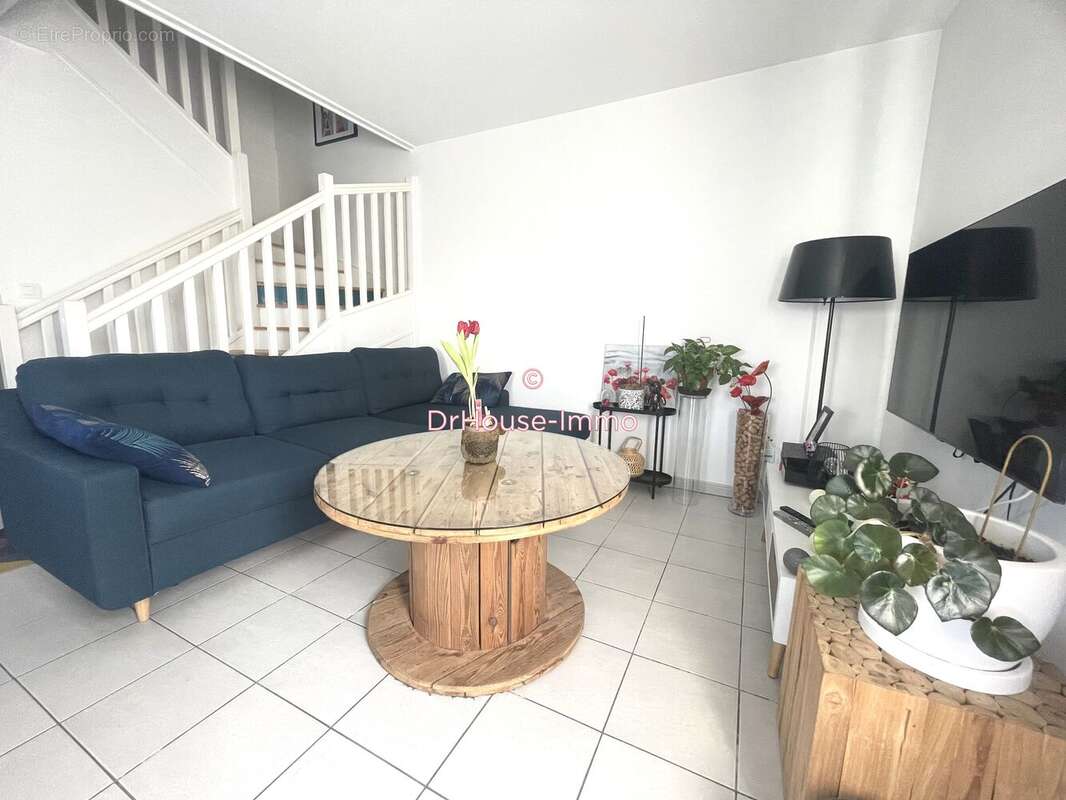 Maison à LA SALVETAT-SAINT-GILLES