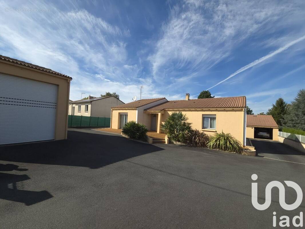 Photo 1 - Maison à LA MEILLERAIE-TILLAY