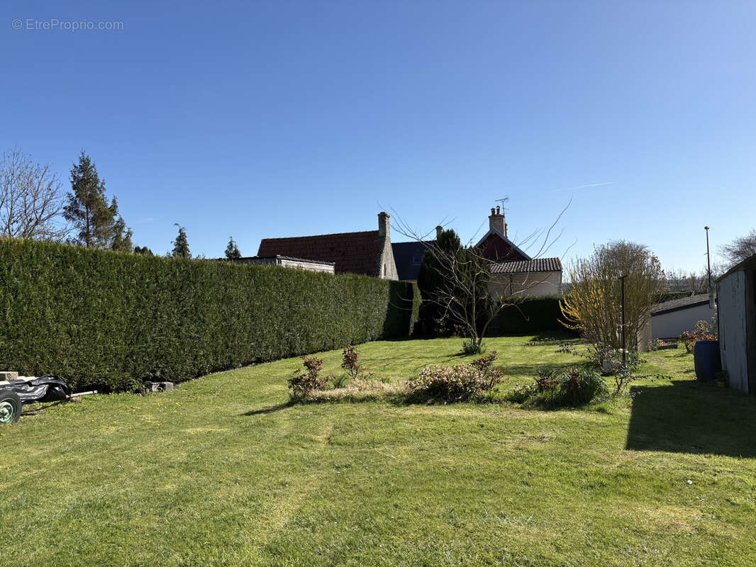 Maison à VIENNE-EN-BESSIN