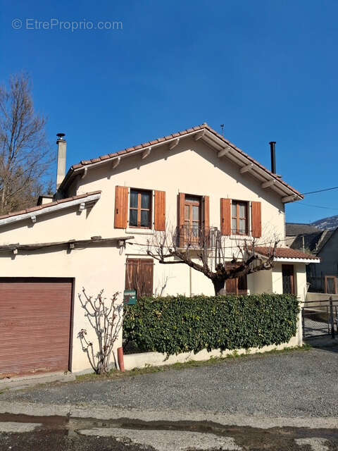 Appartement à SARRANCOLIN