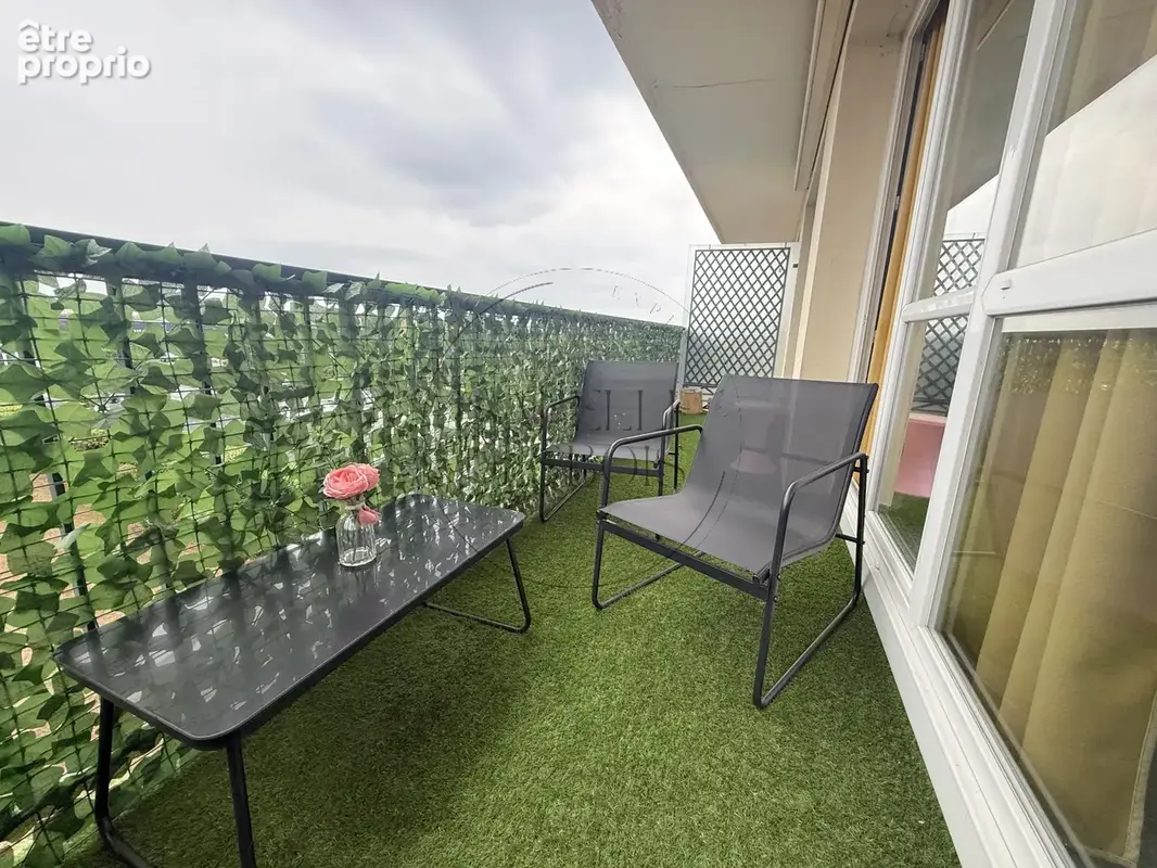 CHAMBOURCY   Appartement familial 92 m2   3 chambres   Balcon   DPE D - photo 2