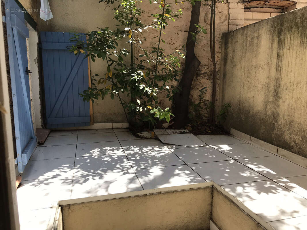 Commerce à MARSEILLE-12E