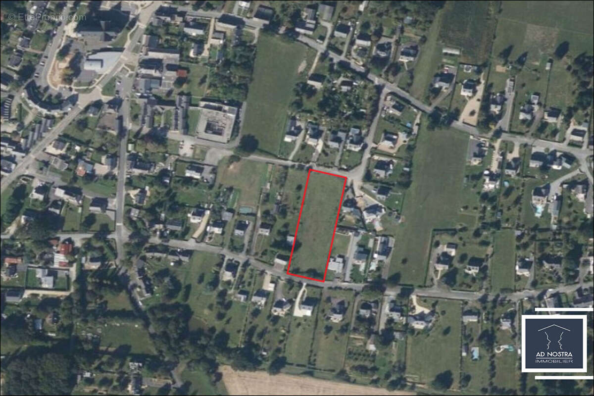 Terrain à SAINTE-MARIE
