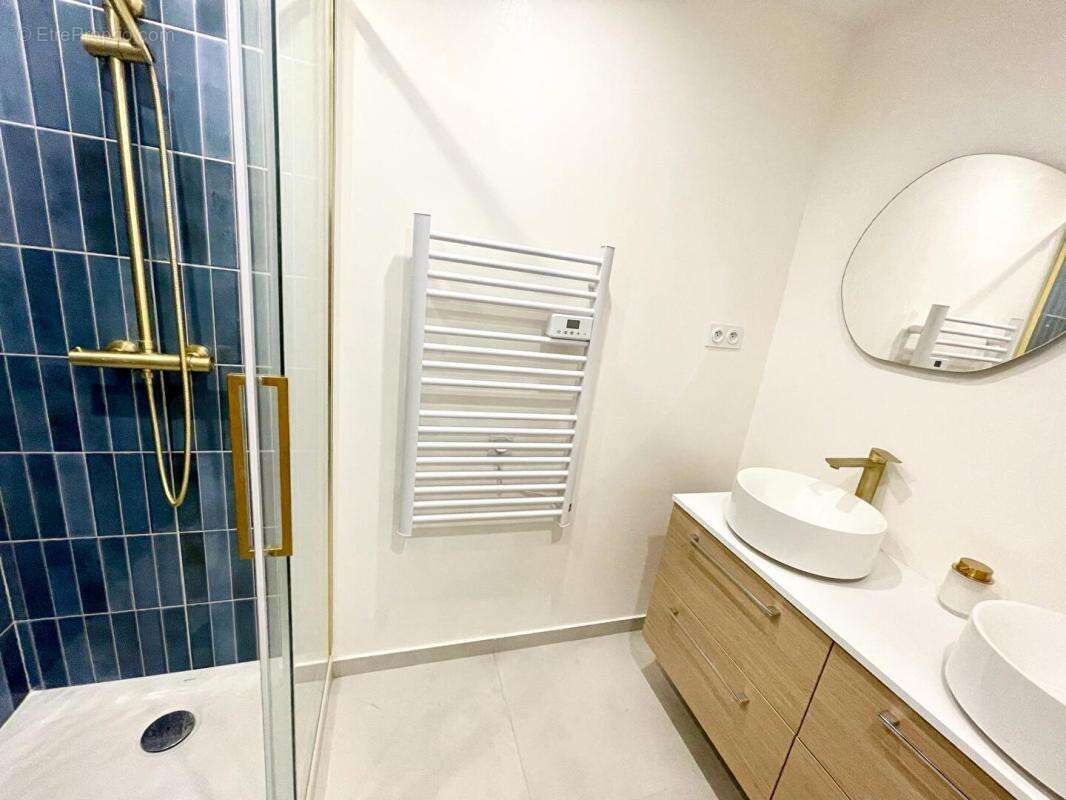 Toulon - Appartement T3 de 55.40 m2 entièrement rénové - photo 9