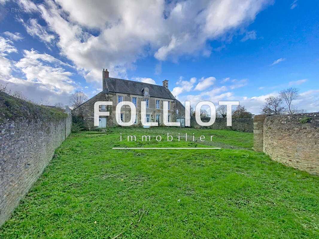 Maison à CURCY-SUR-ORNE