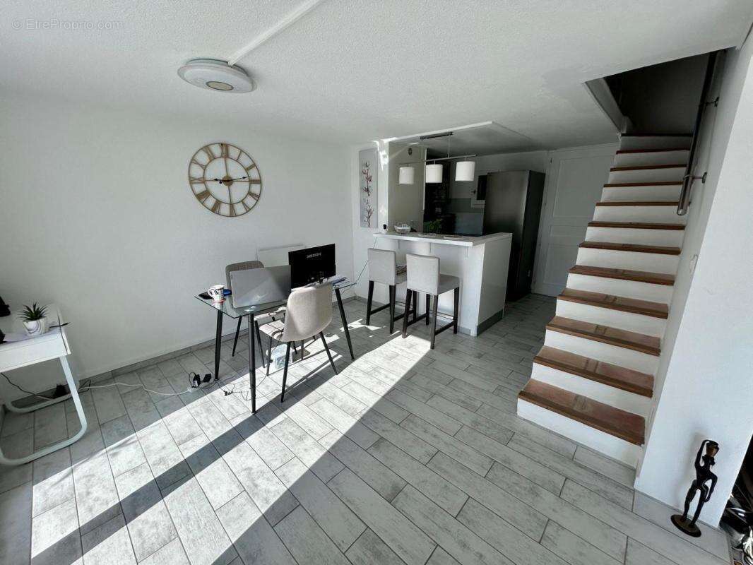 Appartement à COGOLIN