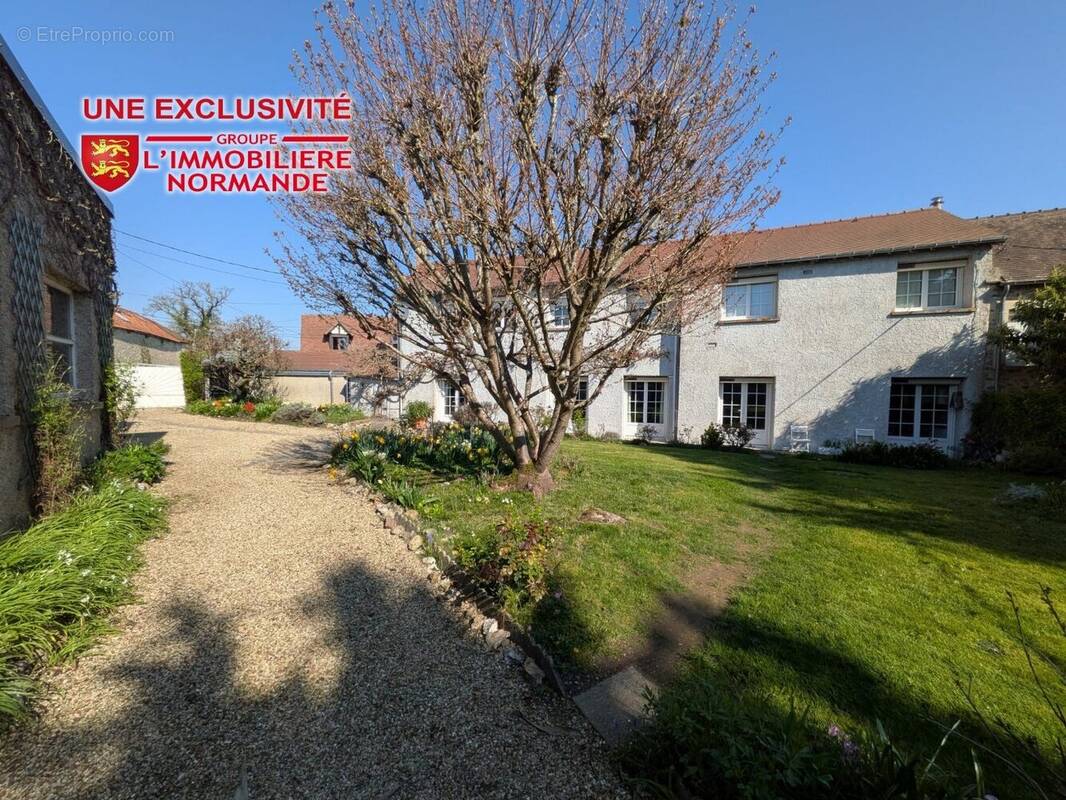 Maison à LA VILLENEUVE-EN-CHEVRIE