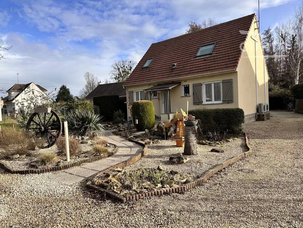 Maison à CONGIS-SUR-THEROUANNE