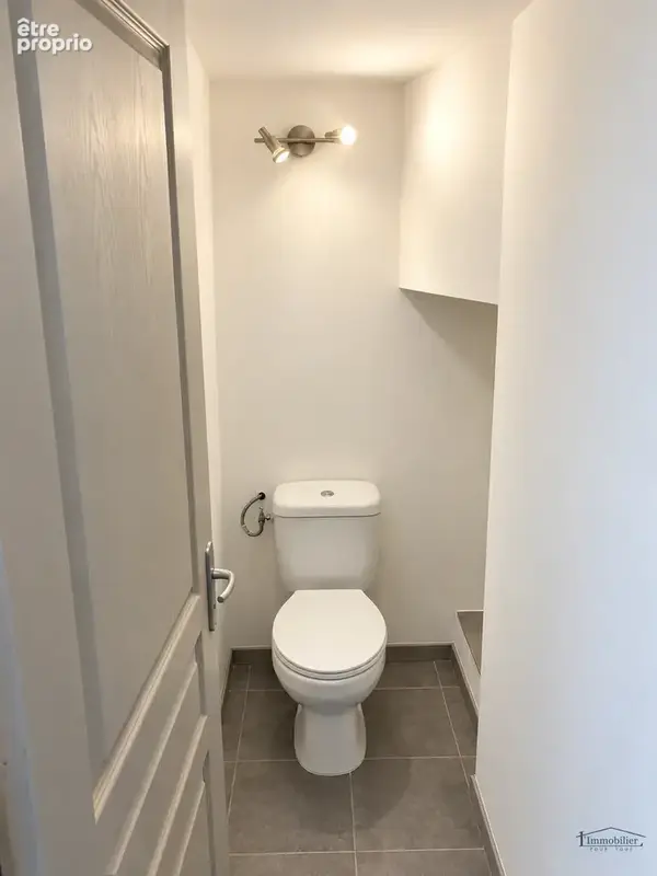 A vendre - Maison rénovée de 70 m2 avec courette, au calme   Tresson - photo 7